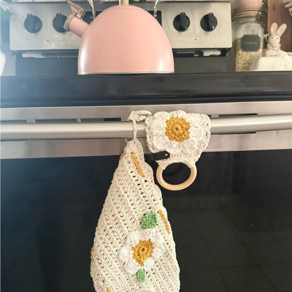 NWT Handmade Daisy Crochet Kitchen Towel & Ring Holder Set - Cottagecore Boho